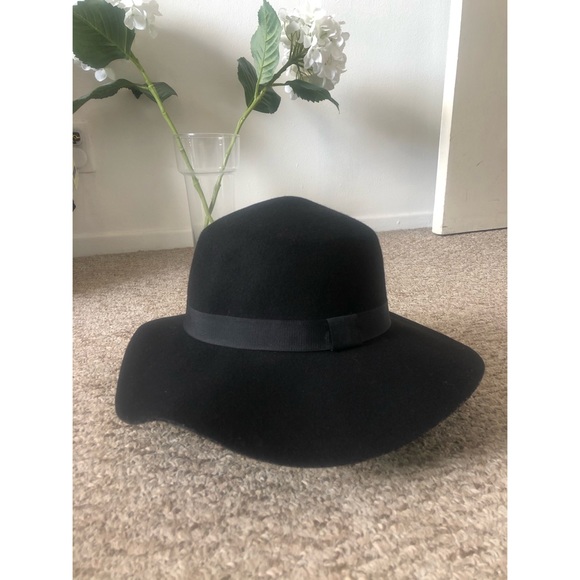 Stylish hat - Picture 3 of 4